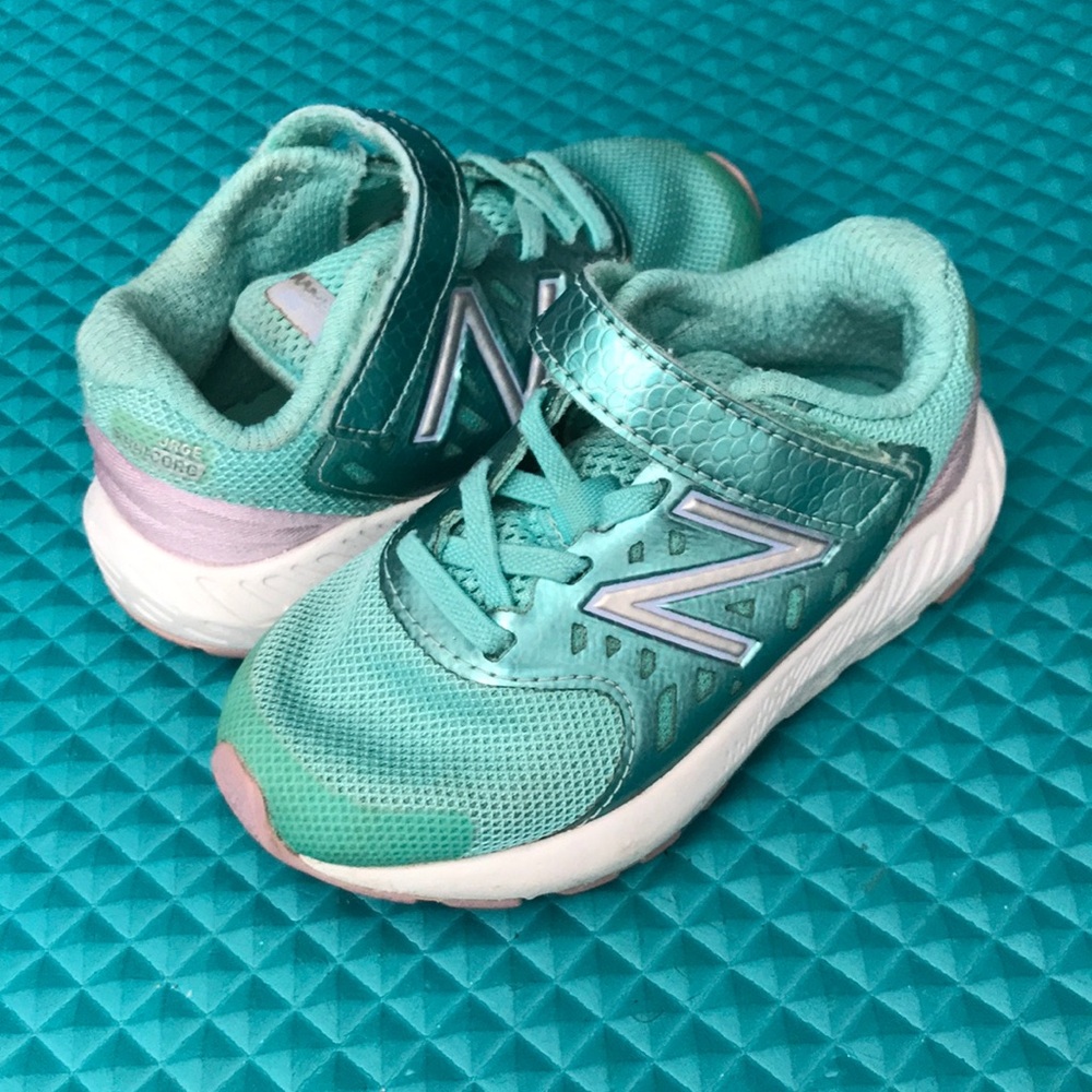 New Balance Toddler Sneakers Seafoam/Lilac 7 Wide